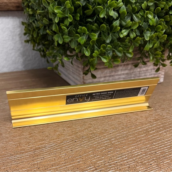 Desk sign “I literally don’t even care” - Picture 2 of 2